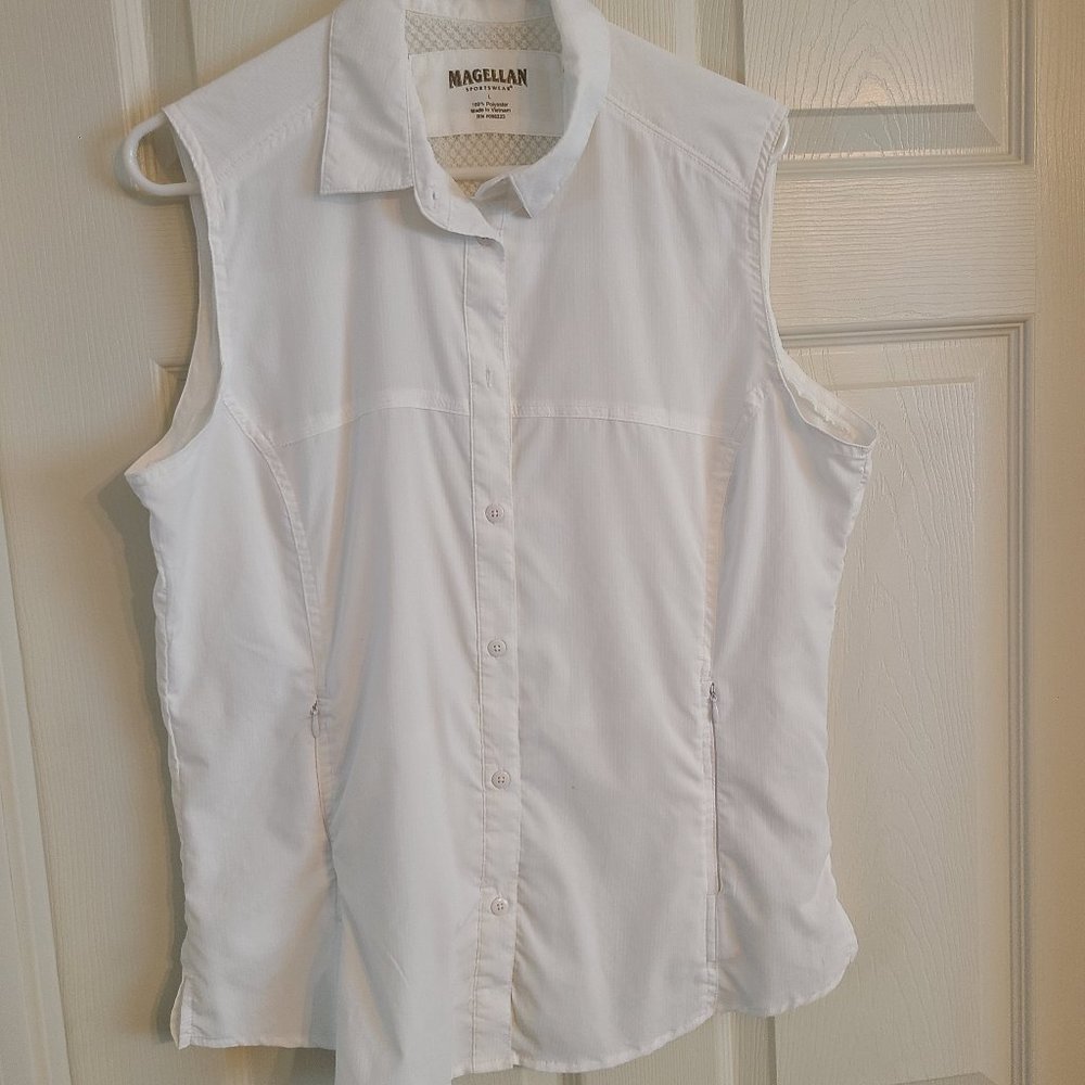 Magellan Outdoors Women's White Sleeveless Button-Up Shirt